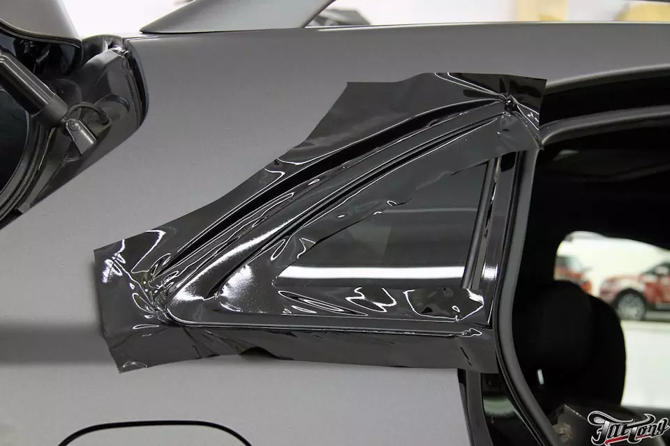 Infiniti FX37. Расклейка кузова и оклейка в серый мат. Видео.